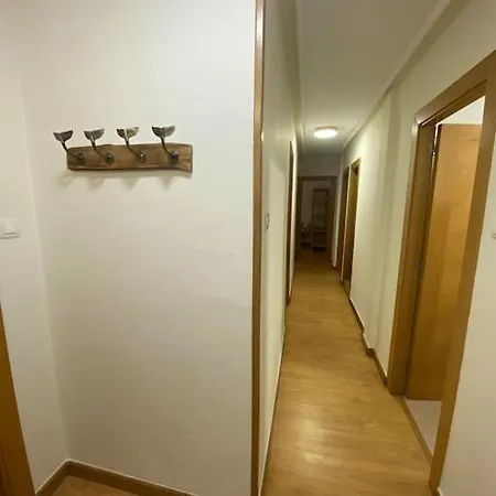 Apartment Comodo En *